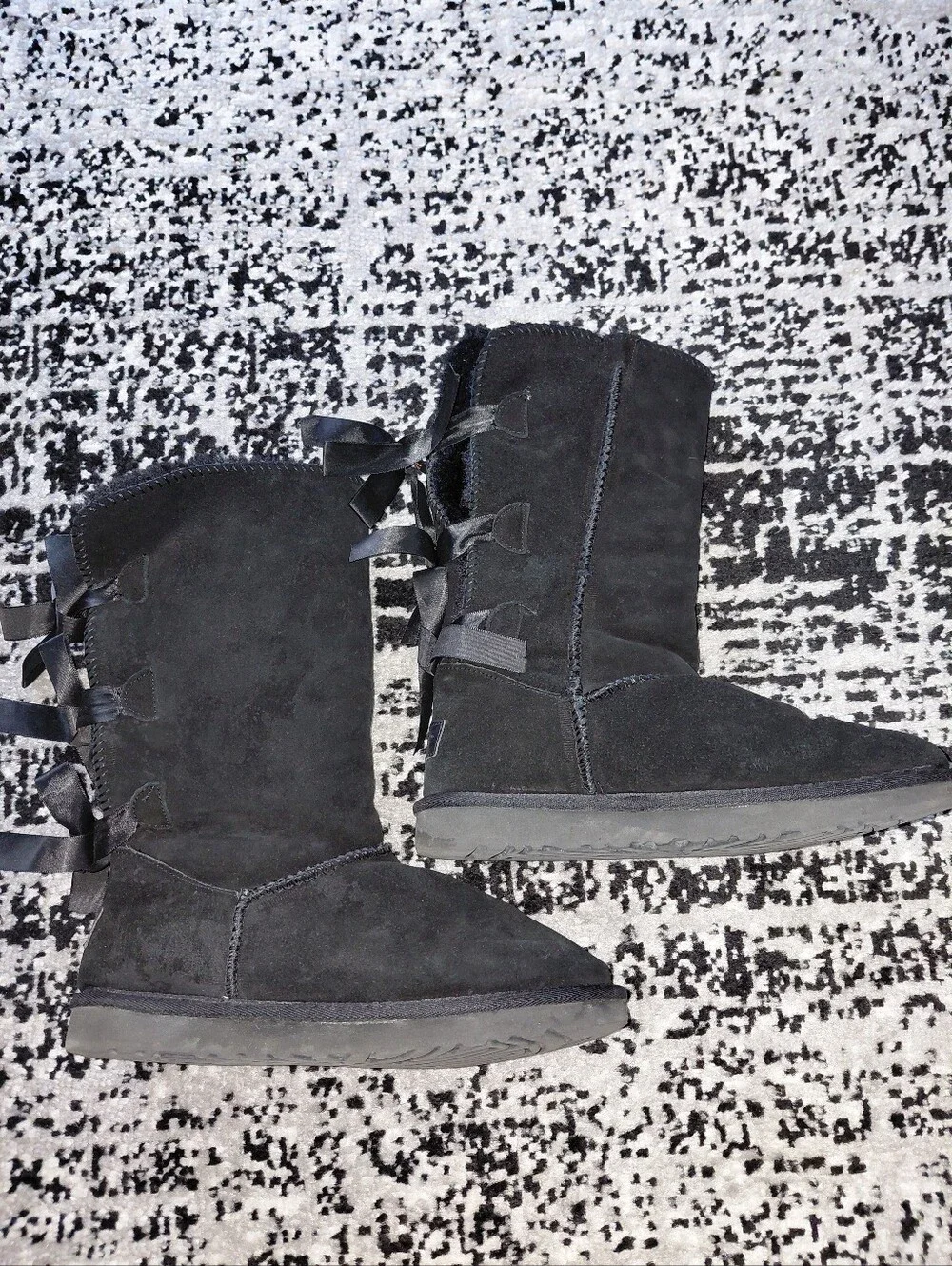 UGG Bailey Bow Tall II Boots Black Size 8.5 Sheepskin Suede Triple Bow Cozy CC